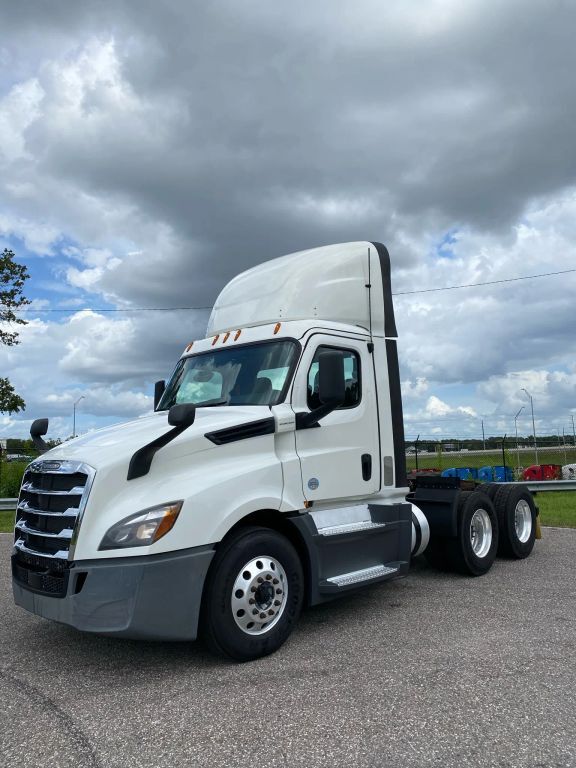 2020 FREIGHTLINER CASCADIA 126 in Apopka, FL