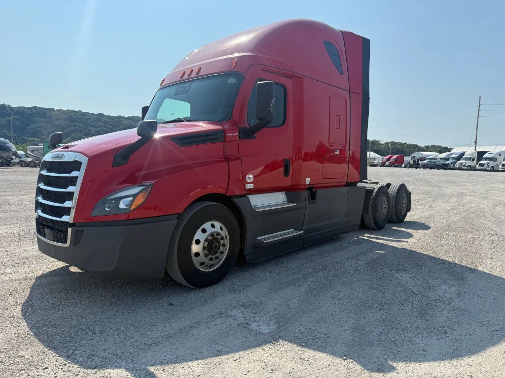 2022 FREIGHTLINER CASCADIA 126 in Dupo, IL
