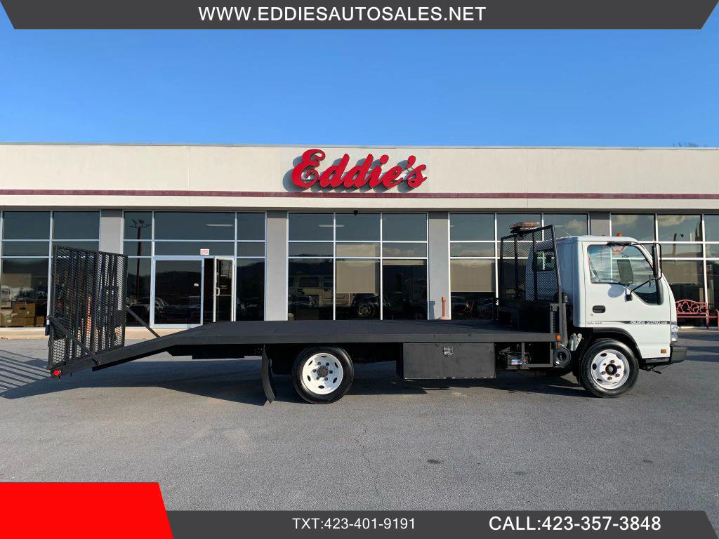 2007 ISUZU NPR in Church Hill, TN