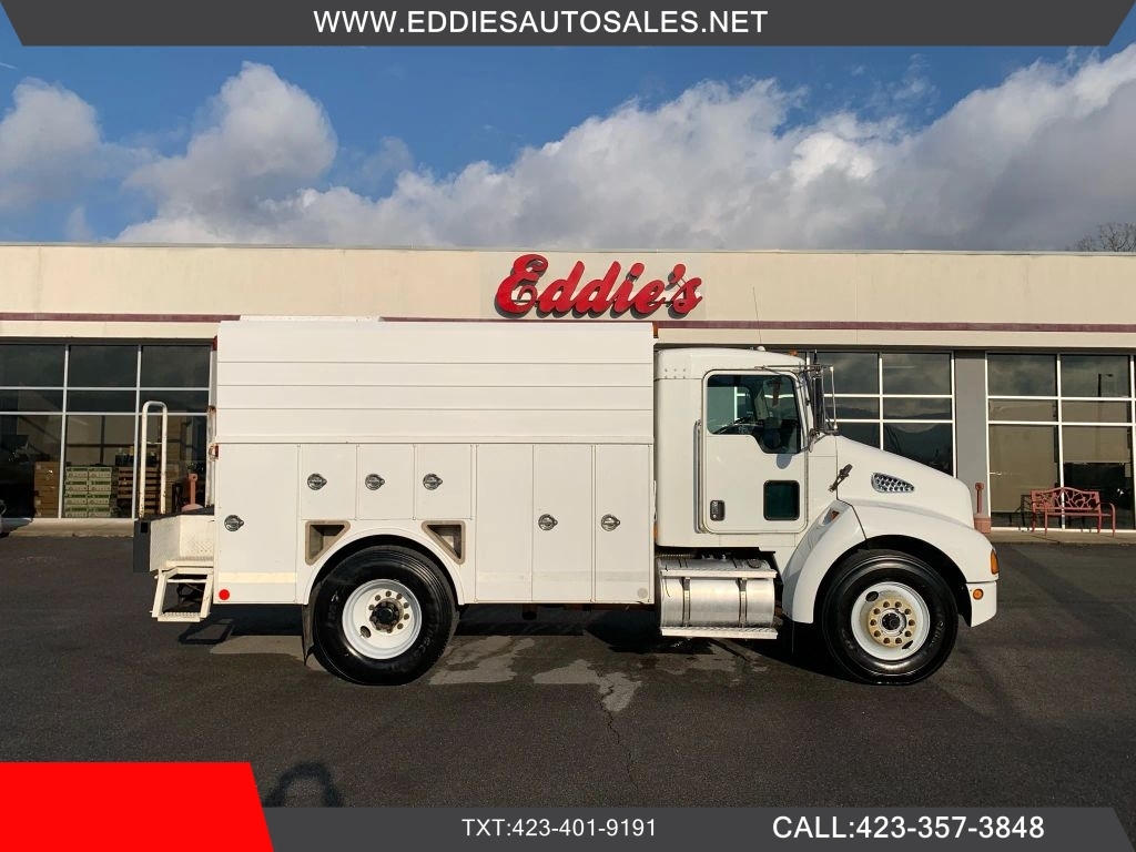 2006 KENWORTH T300 11Ft Reading Enclosed Service Bed Truck in Church Hill, TN