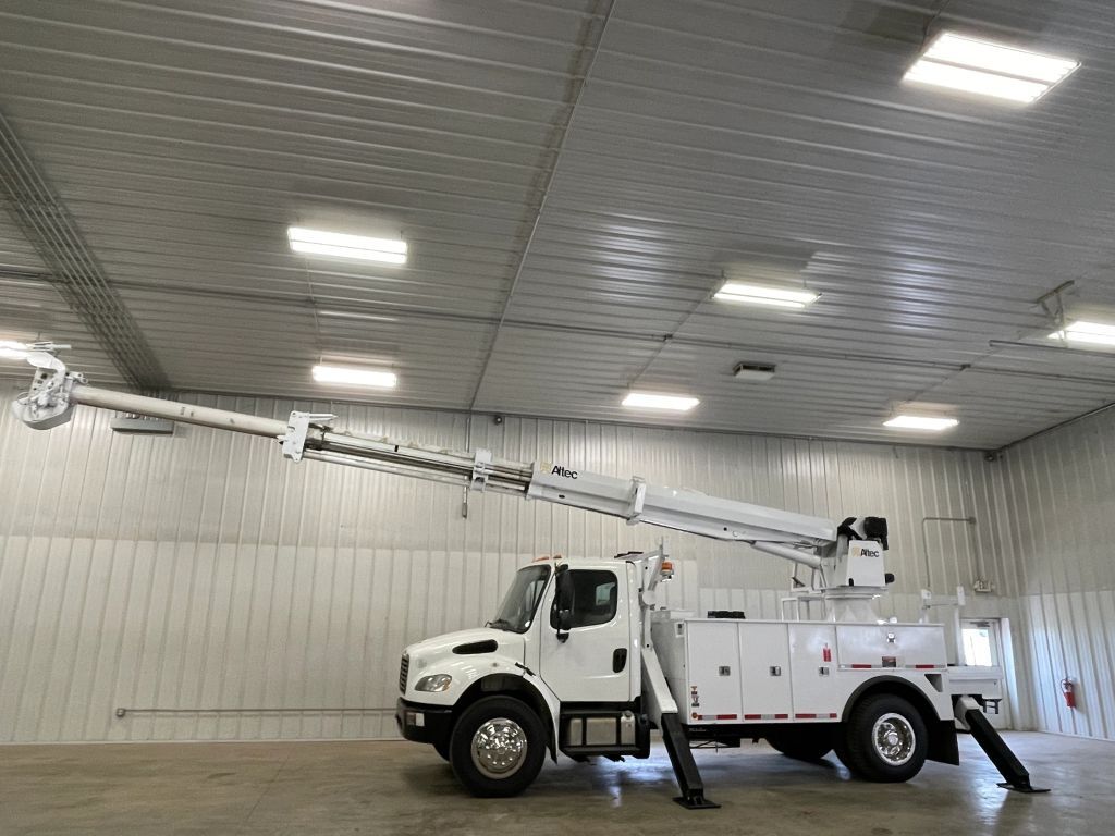 2019 FREIGHTLINER BUSINESS CLASS M2 106 in Battle Creek, MI