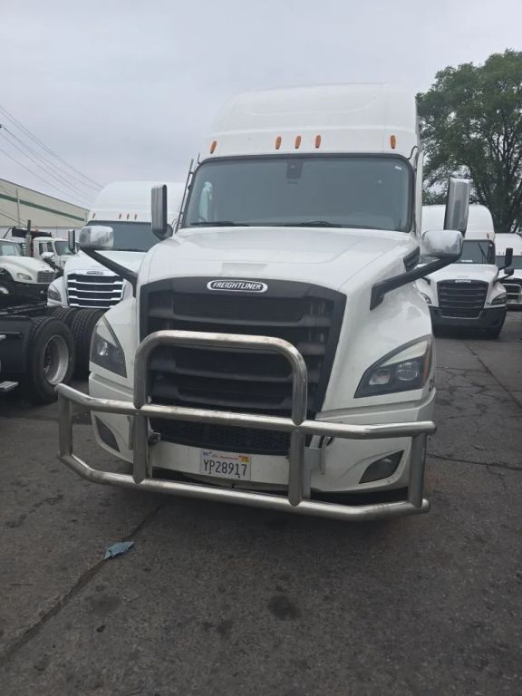 2022 Freightliner Cascadia in Linden, NJ