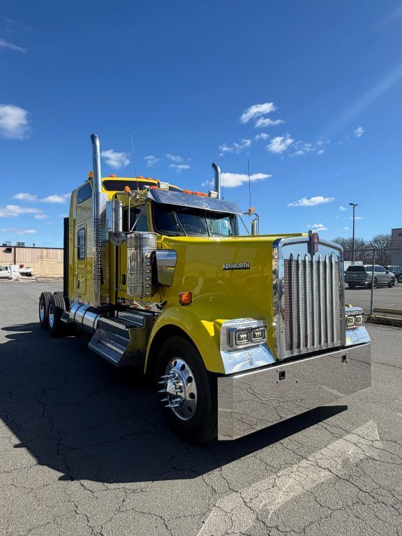 2013 KENWORTH W900 in Linden, NJ
