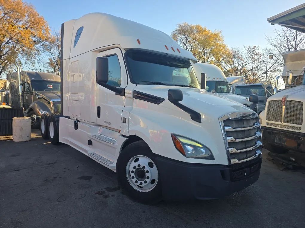 2020 Freightliner Cascadia in Linden, NJ