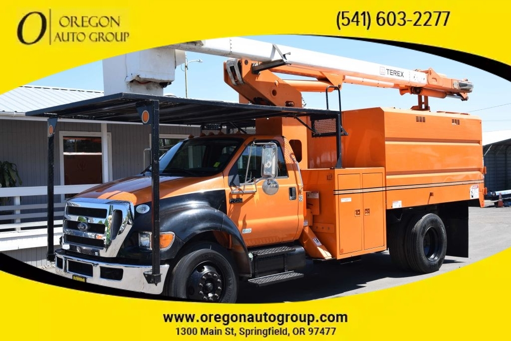 2010 FORD F750 in Springfield, OR