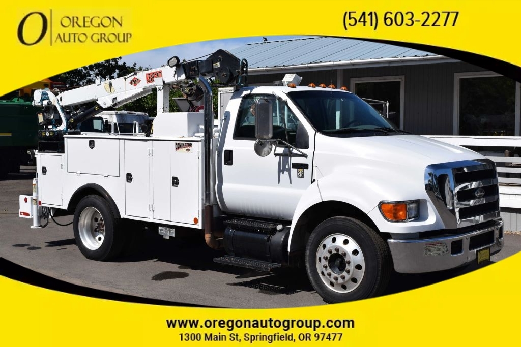 2004 FORD F650 in Springfield, OR