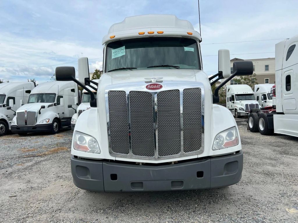 2020 PETERBILT 579 in Fredericksburg, VA