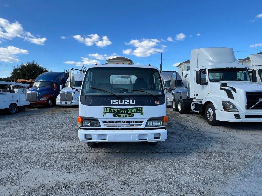 2000 ISUZU NPR in Fredericksburg, VA