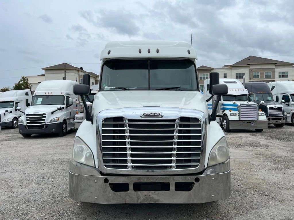 2013 FREIGHTLINER CASCADIA 125 in Fredericksburg, VA