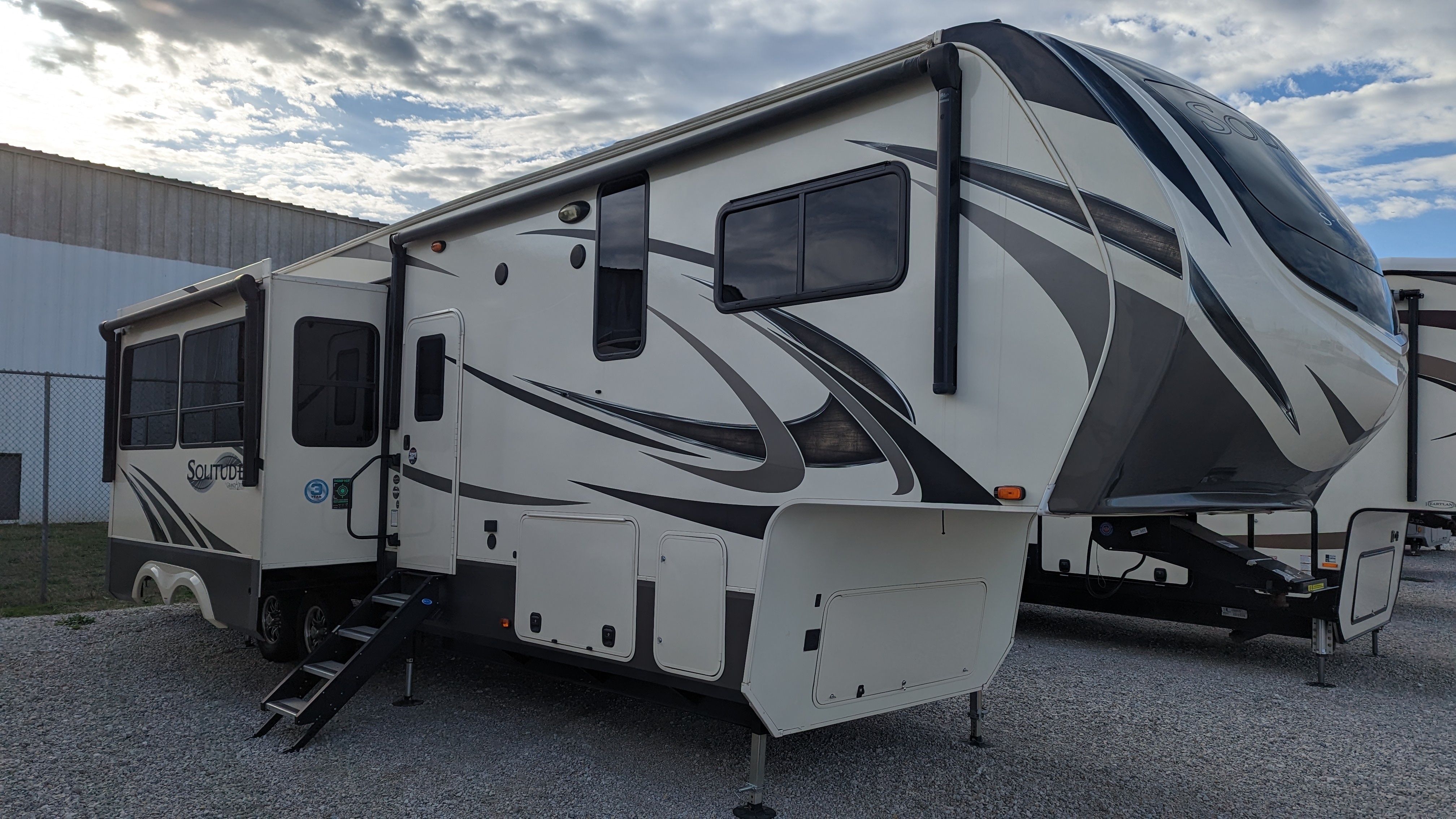 2020 Grand Design SOLITUDE 3550BH in justin TX