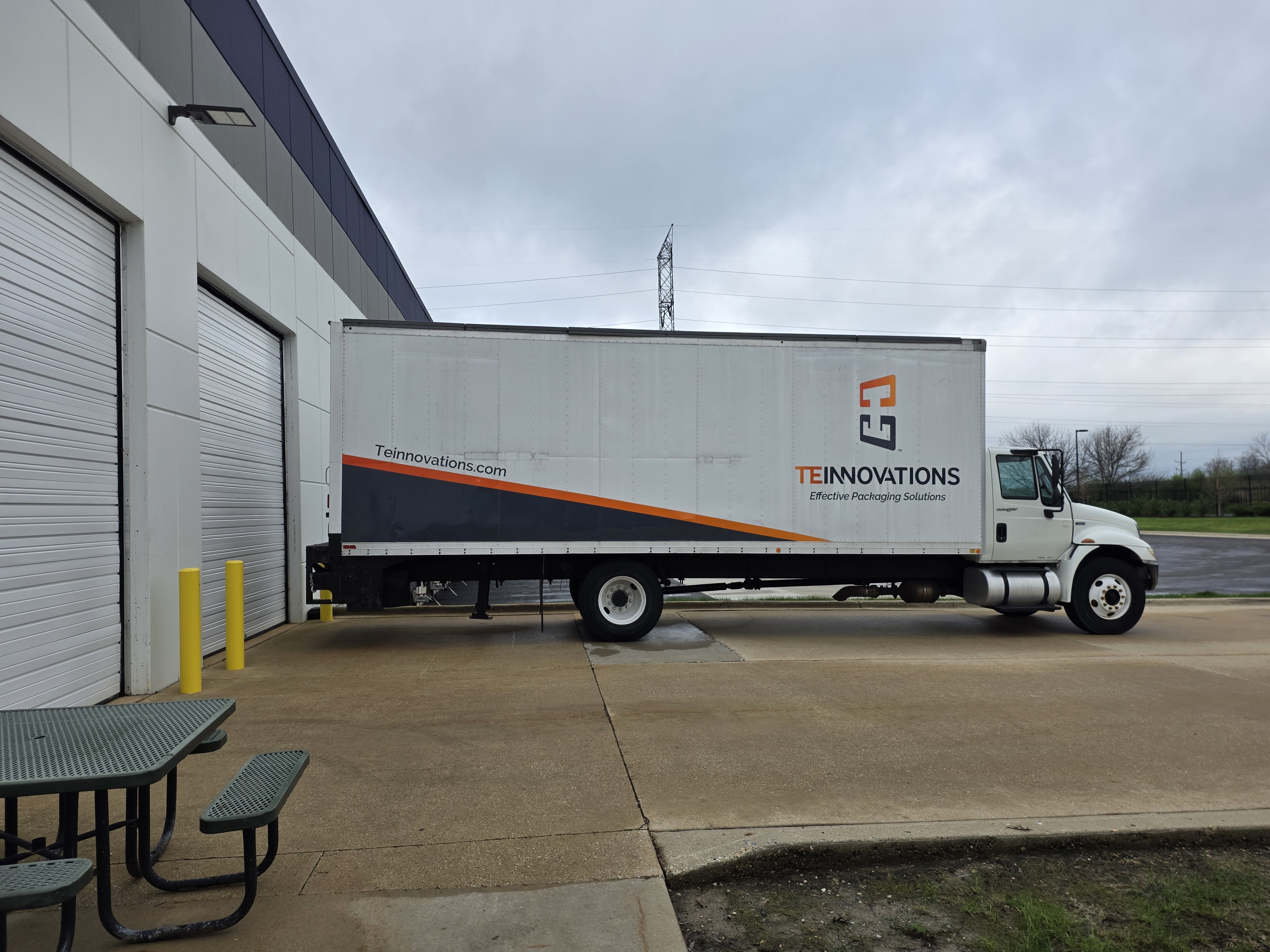2014 INTERNATIONAL 4300 in Aurora, IL