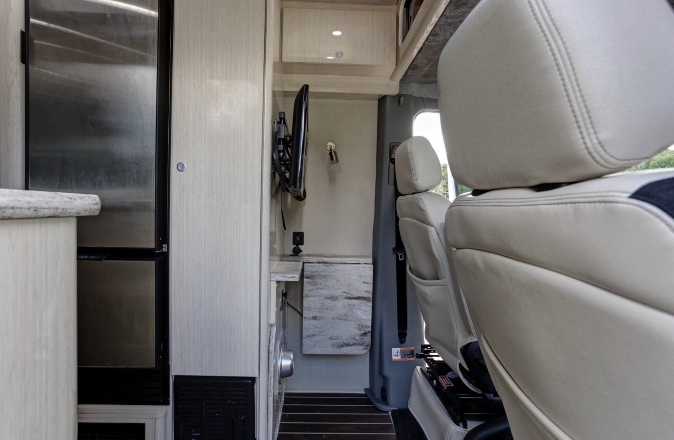 2018 Airstream INTERSTATE GRAND TOUR EXT 3500 in gallatin TN