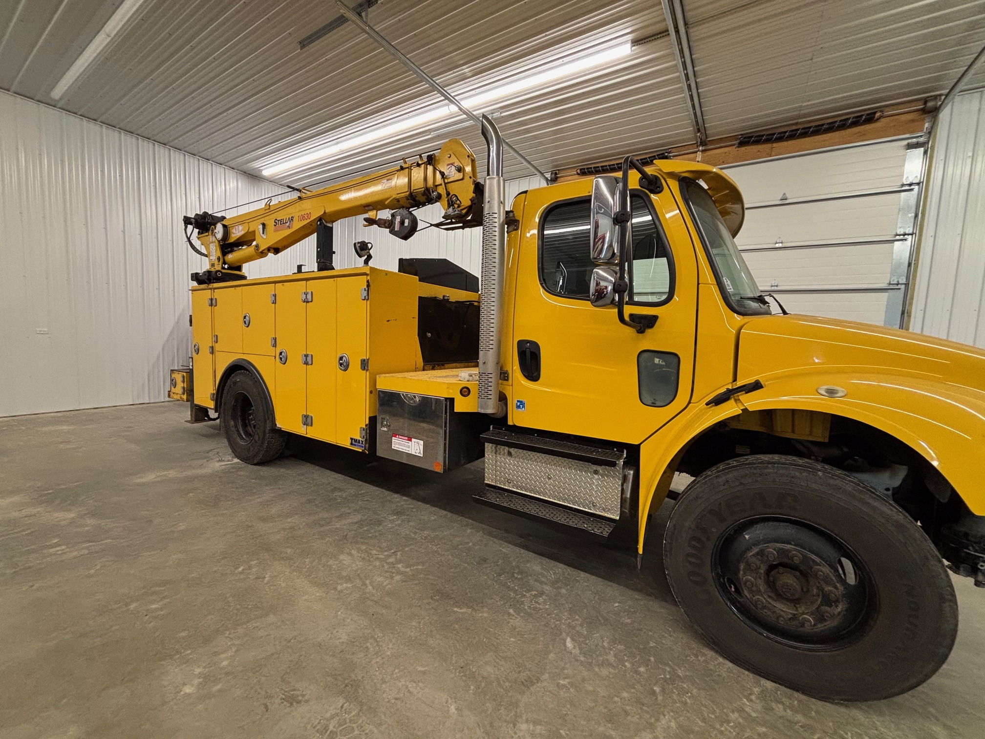 2019 FREIGHTLINER BUSINESS CLASS M2 106 in Kittanning, PA