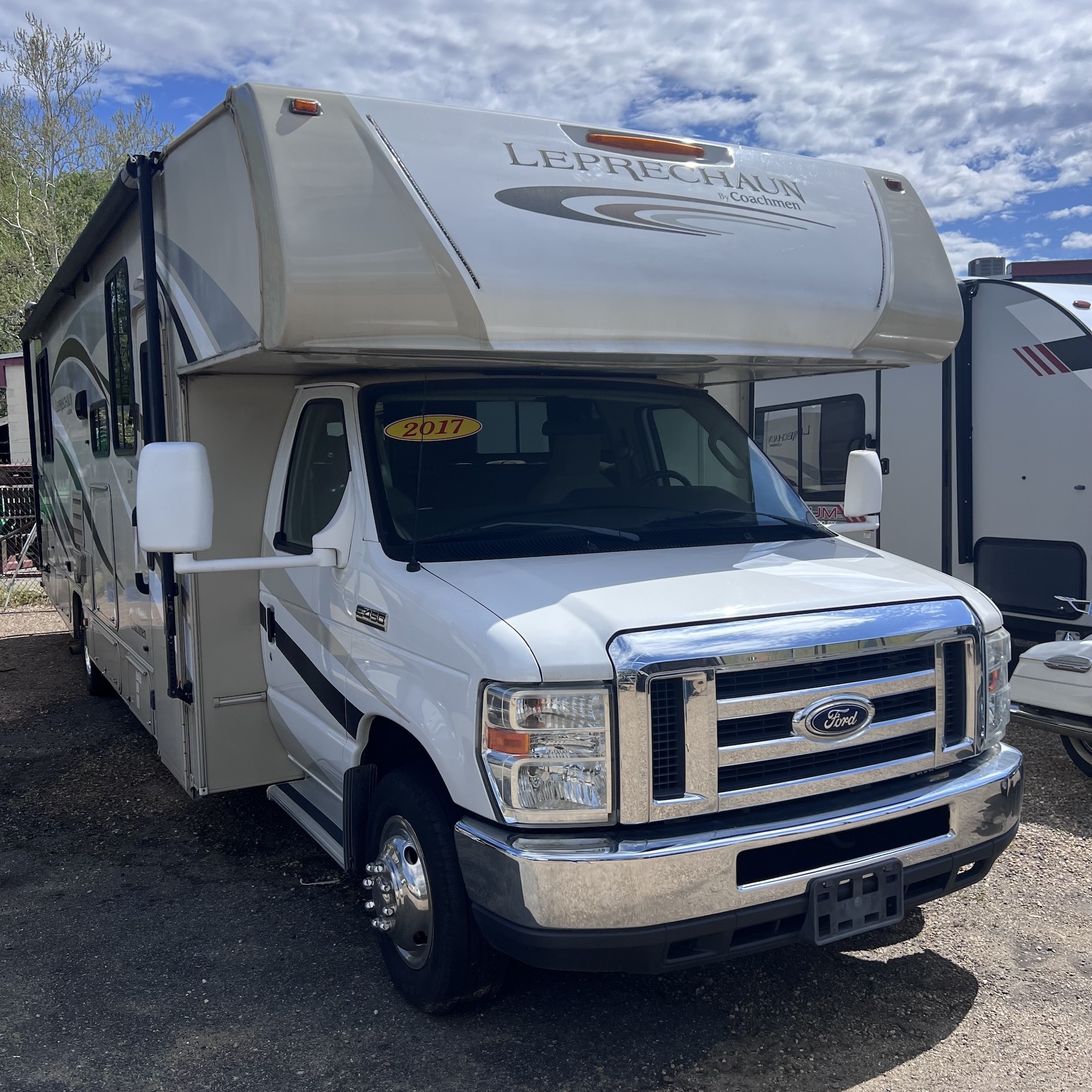 2017 Coachmen LEPRECHAUN 319MB in montross VA