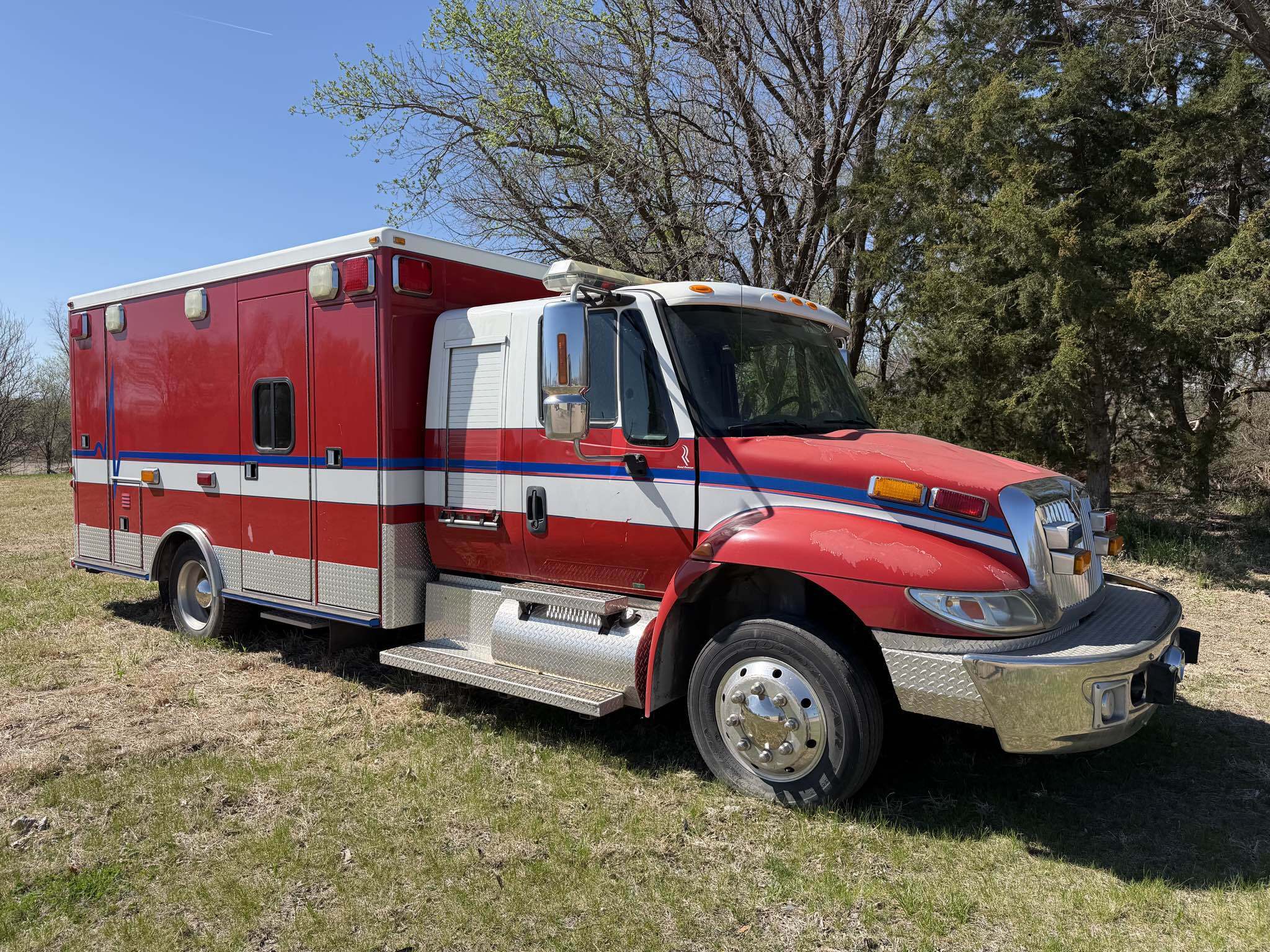 2003 INTERNATIONAL 4400 in York, NE