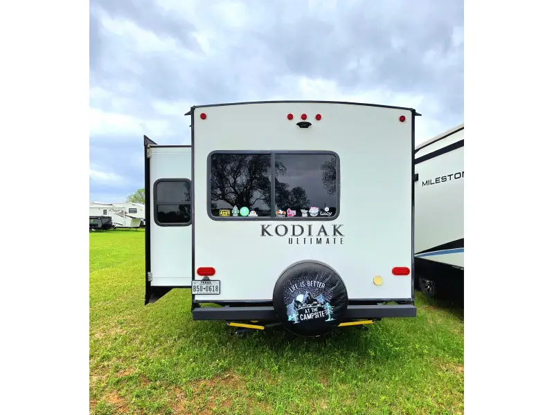 2021 Dutchmen Kodiak Ultimate 2921FKDS