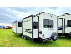 2021 Dutchmen Kodiak Ultimate 2921FKDS