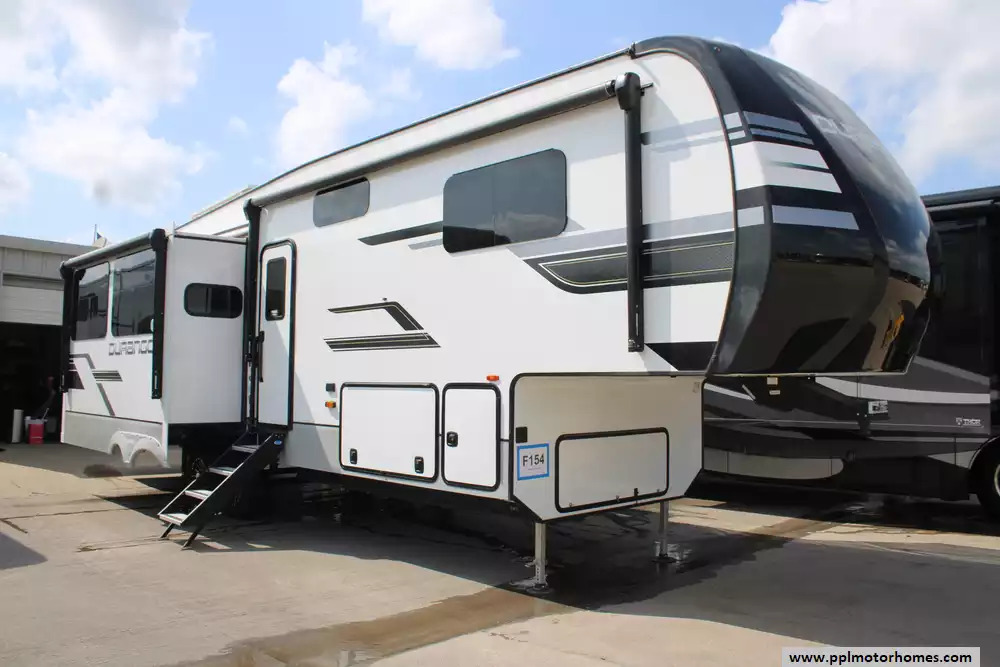 2024 Kz Durango 301RLT RV