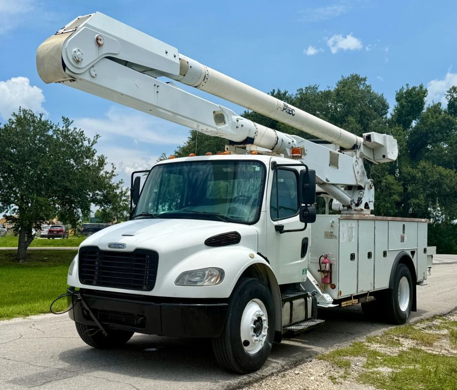 2014 FREIGHTLINER BUSINESS CLASS M2 106 in Fort Myers, FL