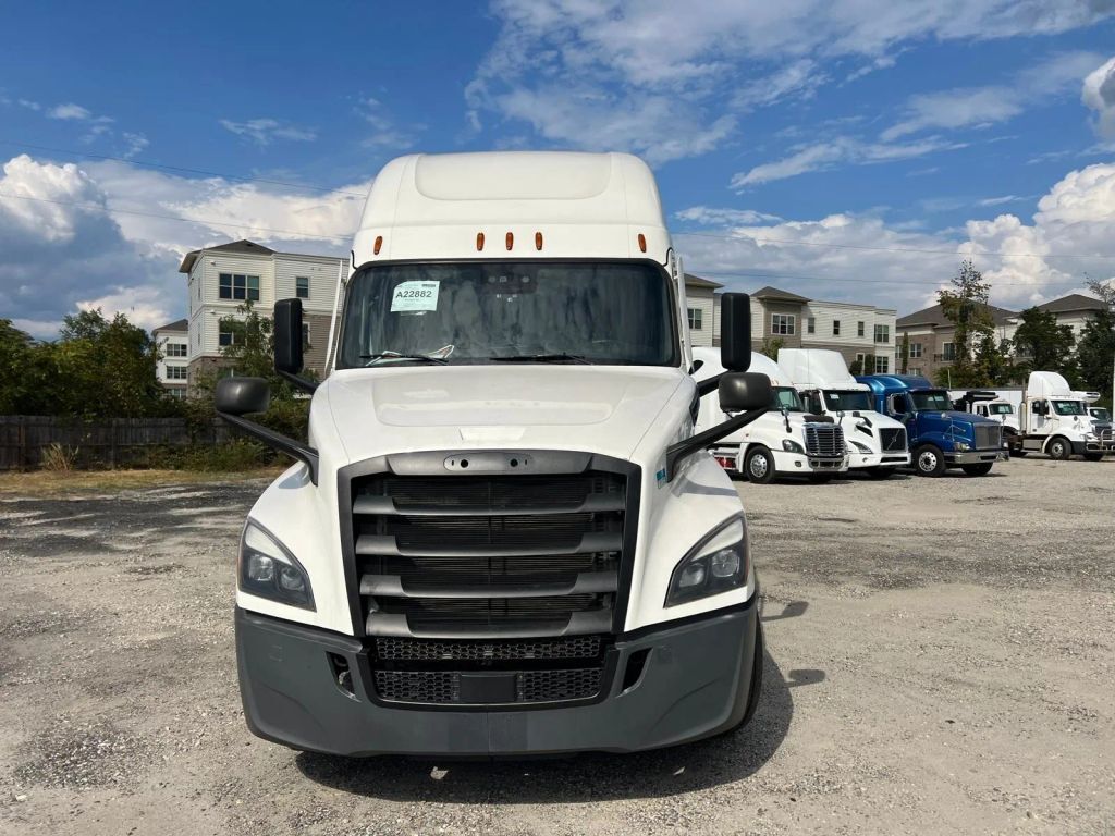 2021 FREIGHTLINER CASCADIA 126 in Fredericksburg, VA