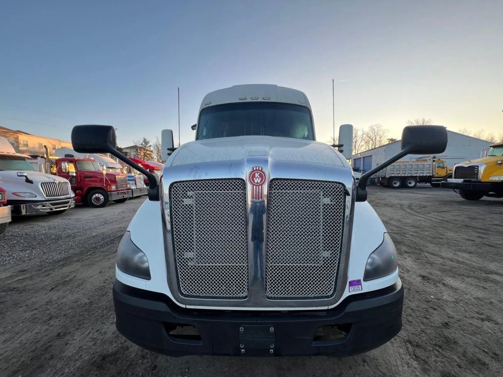 2019 KENWORTH T600 in Fredericksburg, VA