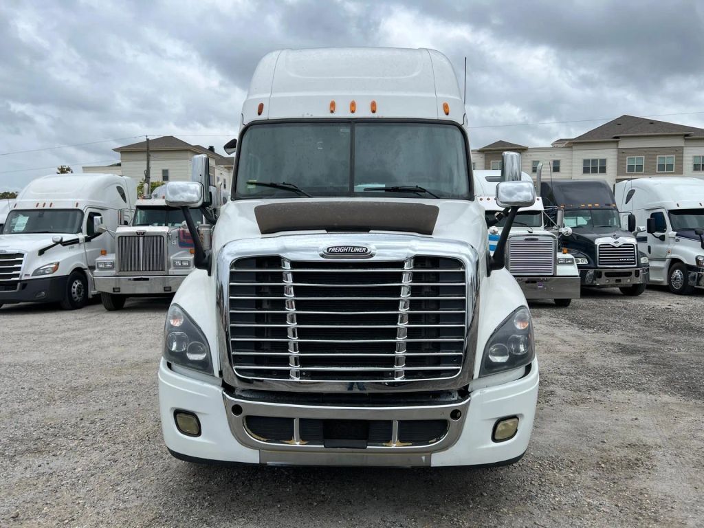 2012 FREIGHTLINER CASCADIA 125 in Fredericksburg, VA