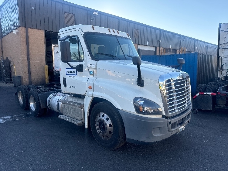 2019 FREIGHTLINER CASCADIA 125 in Capitol Heights, MD