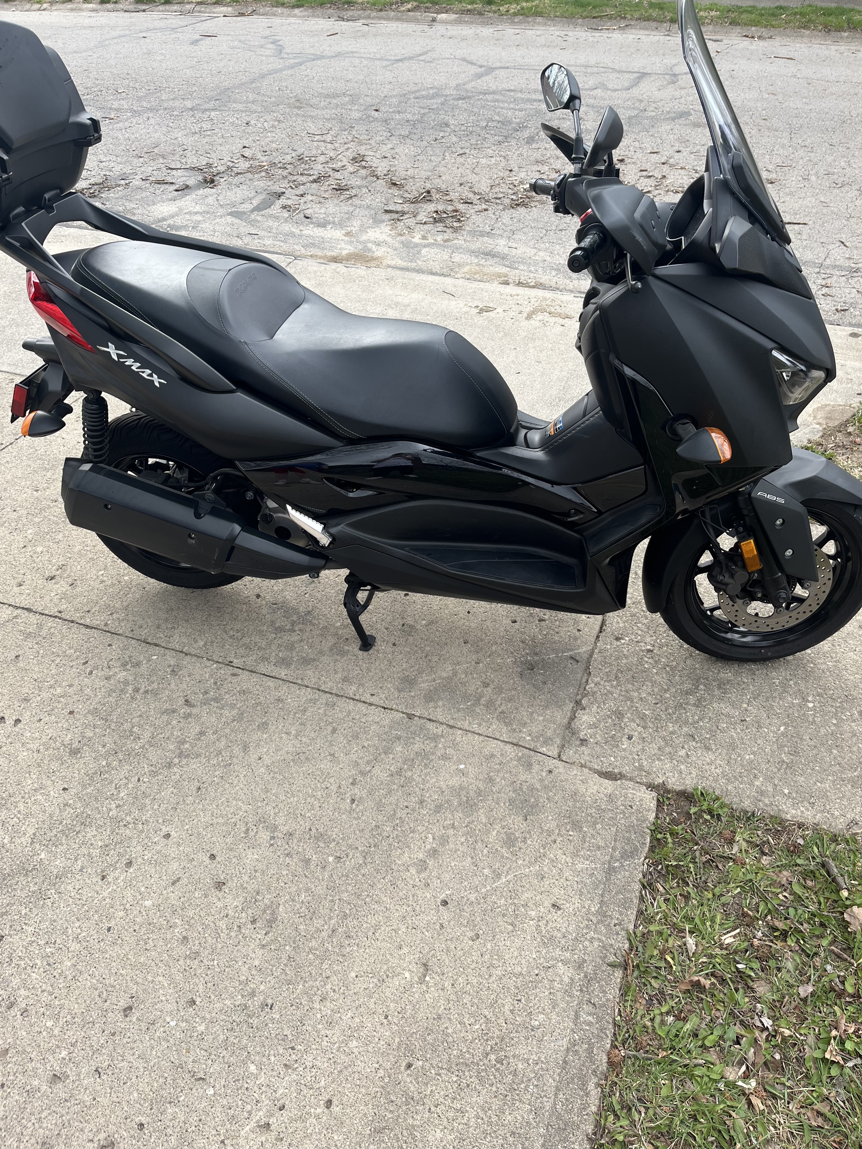 2019 Yamaha XMAX BASE Custom motorcycle
