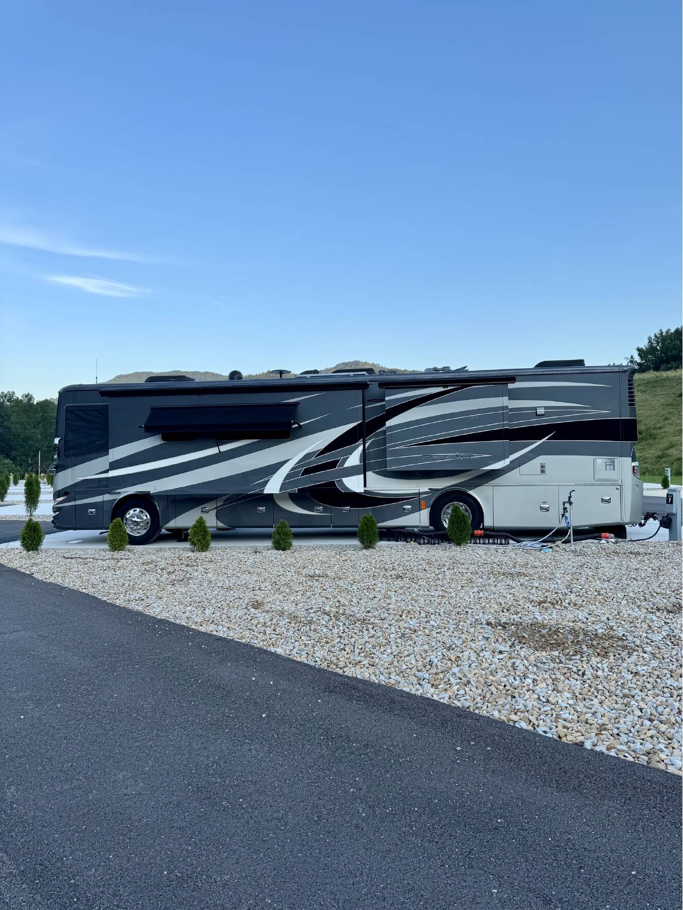 A photo of this 2019 Tiffin Motorhomes PHAETON 40 QBH