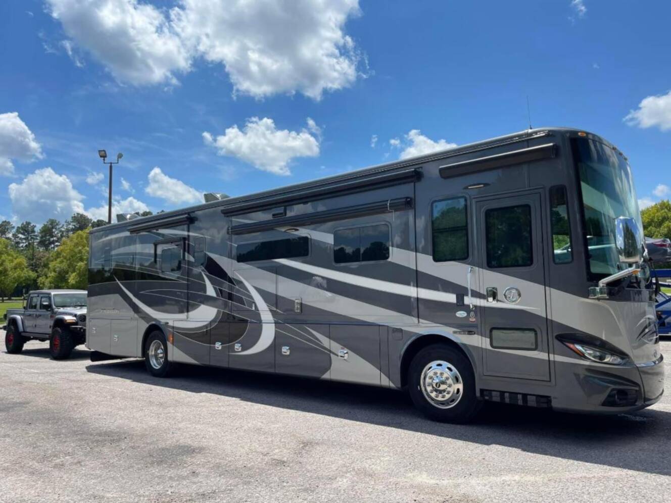 A photo of this 2019 Tiffin Motorhomes PHAETON 40 QBH