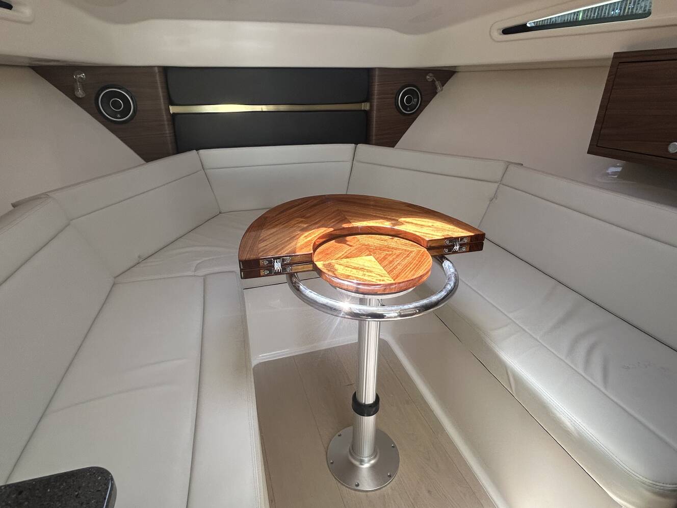 A photo of this 2026 Boston Whaler 325 Conquest