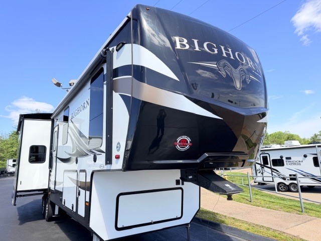 2019 Heartland Rv BigHorn 3370EL in st. louis MO