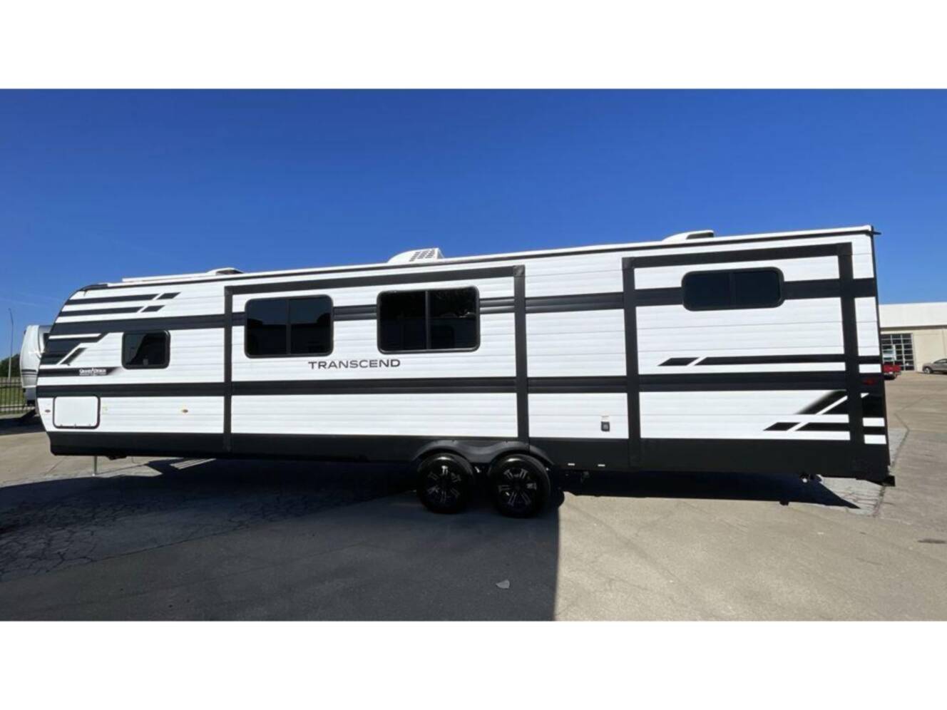 A photo of this 2026 Grand Design Transcend 325BHT