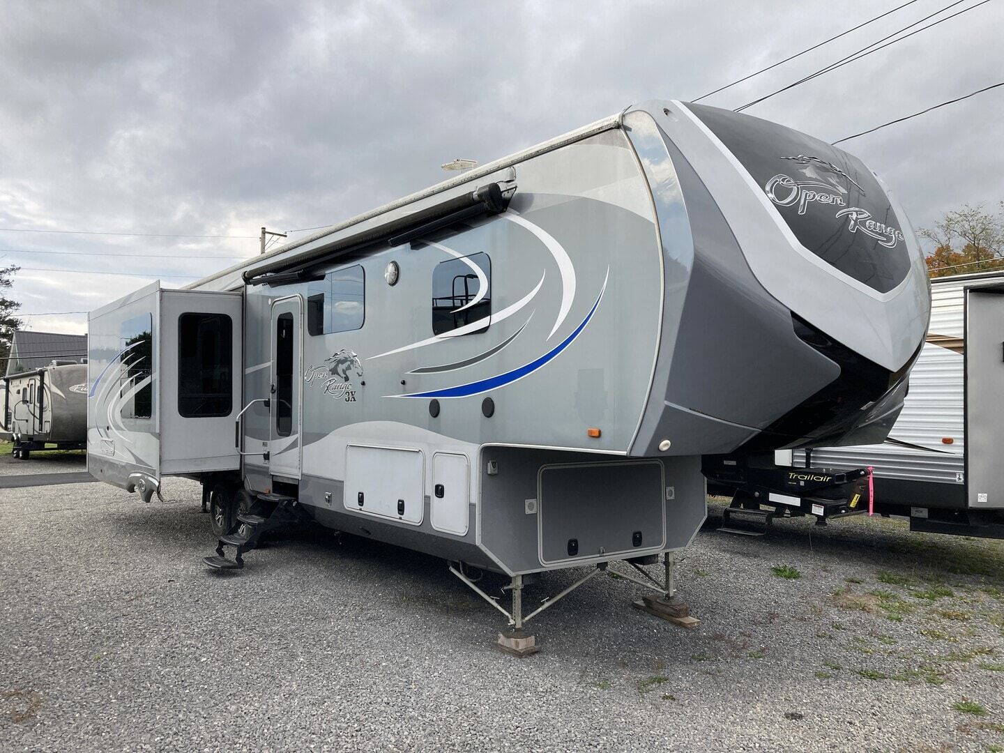 2017 Highland Ridge Open Range 3X 388RKS in west milton PA