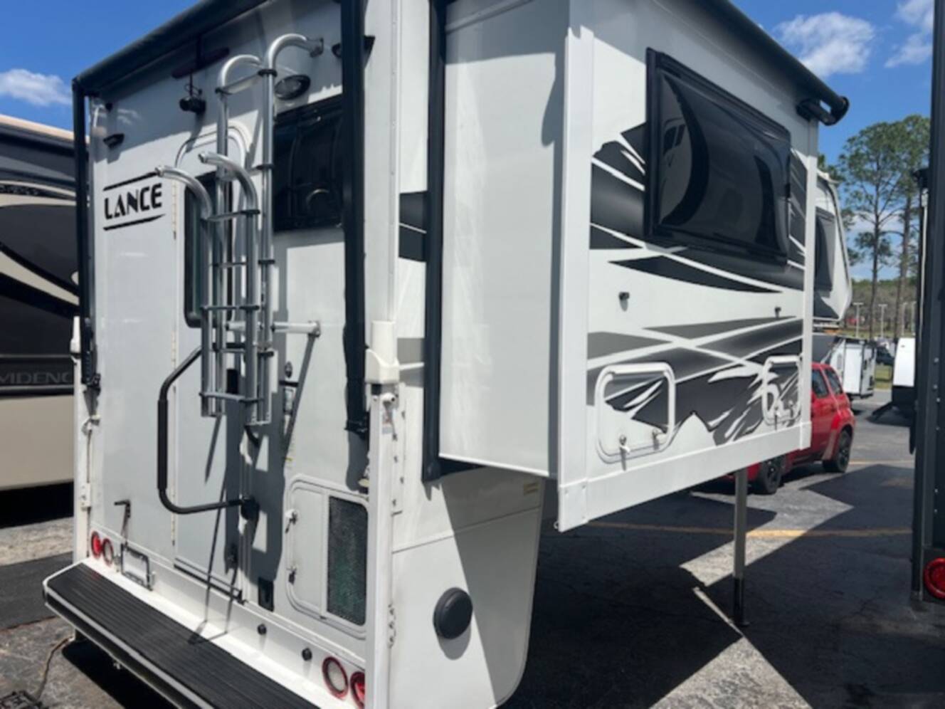 A photo of this 2022 Lance Truck Camper Short Bed 855S