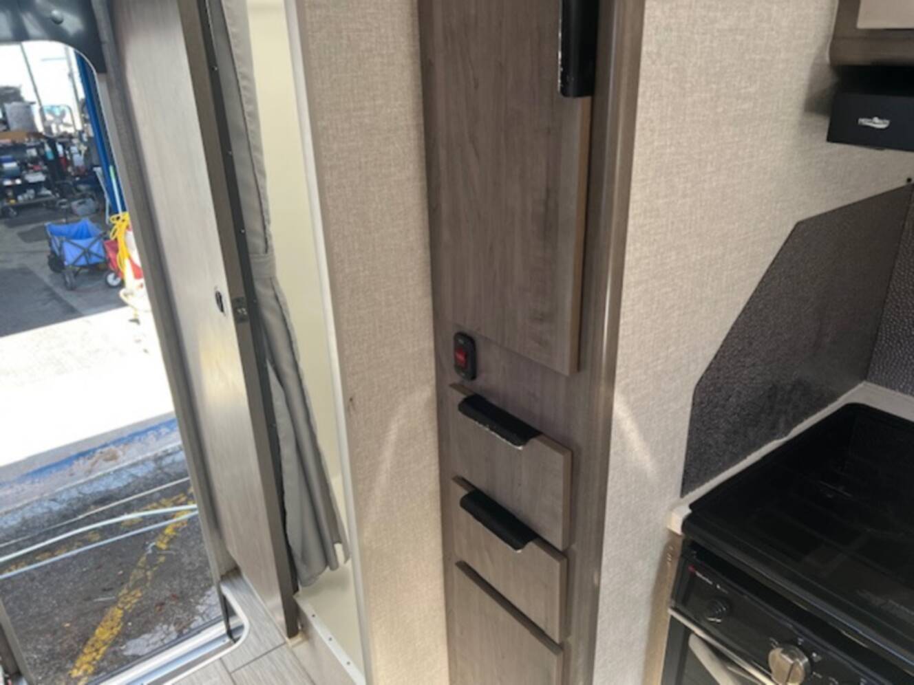 A photo of this 2022 Lance Truck Camper Short Bed 855S