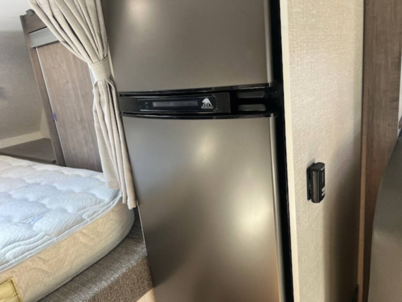 A photo of this 2022 Lance Truck Camper Short Bed 855S