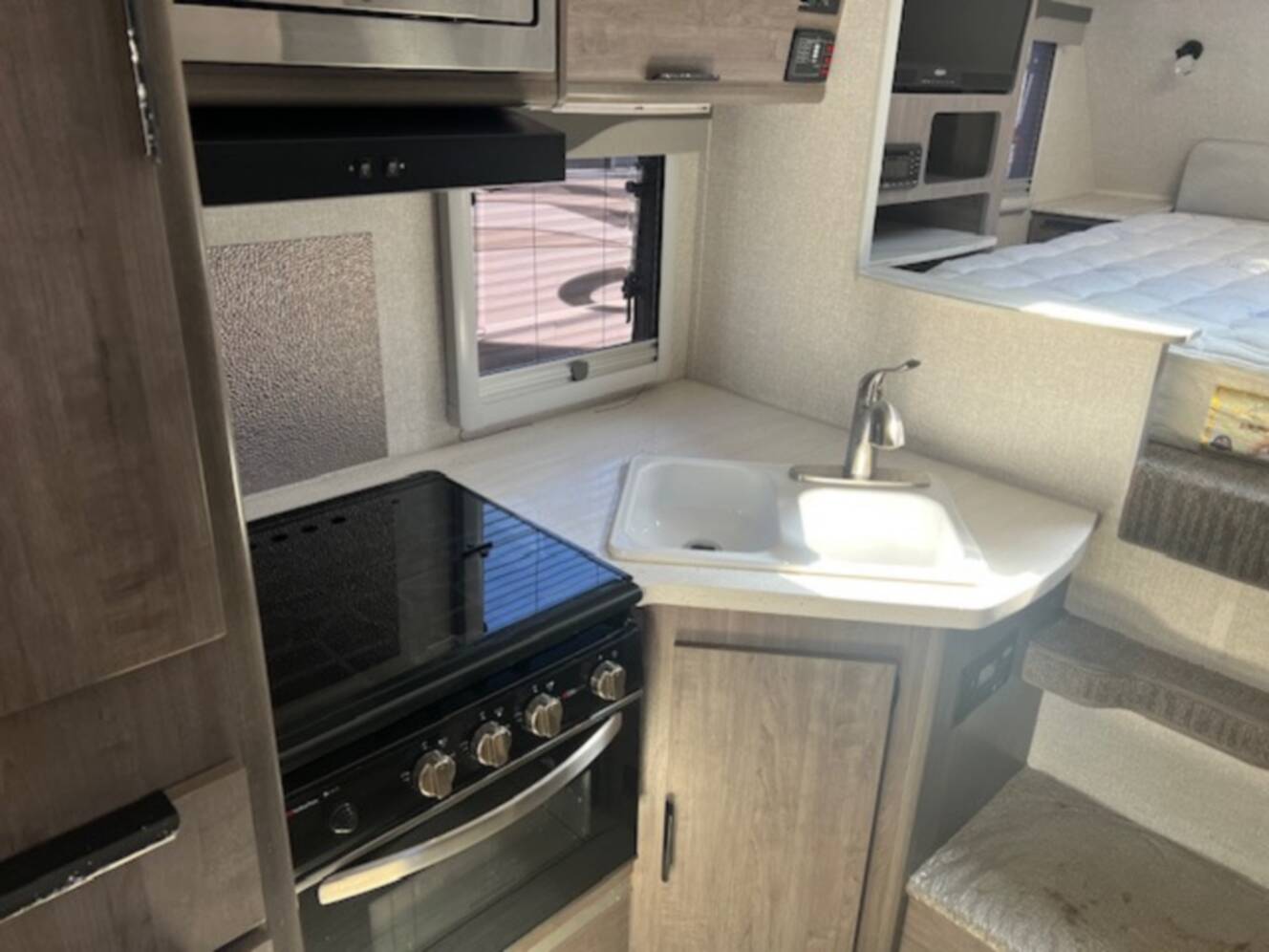 A photo of this 2022 Lance Truck Camper Short Bed 855S
