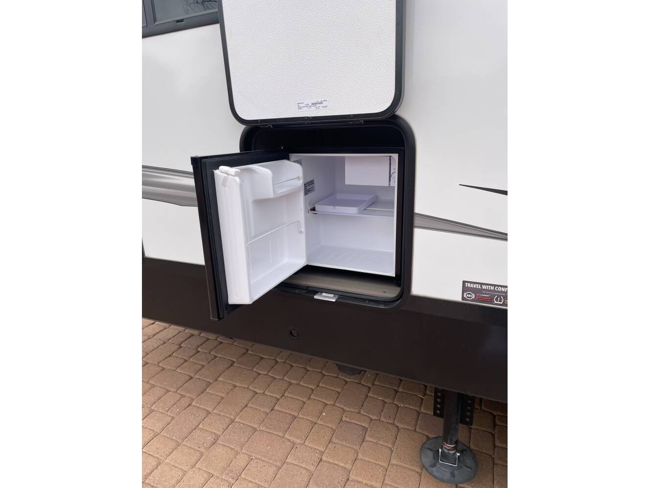 A photo of this 2025 Grand Design REFLECTION 150 SERIES 270BN
