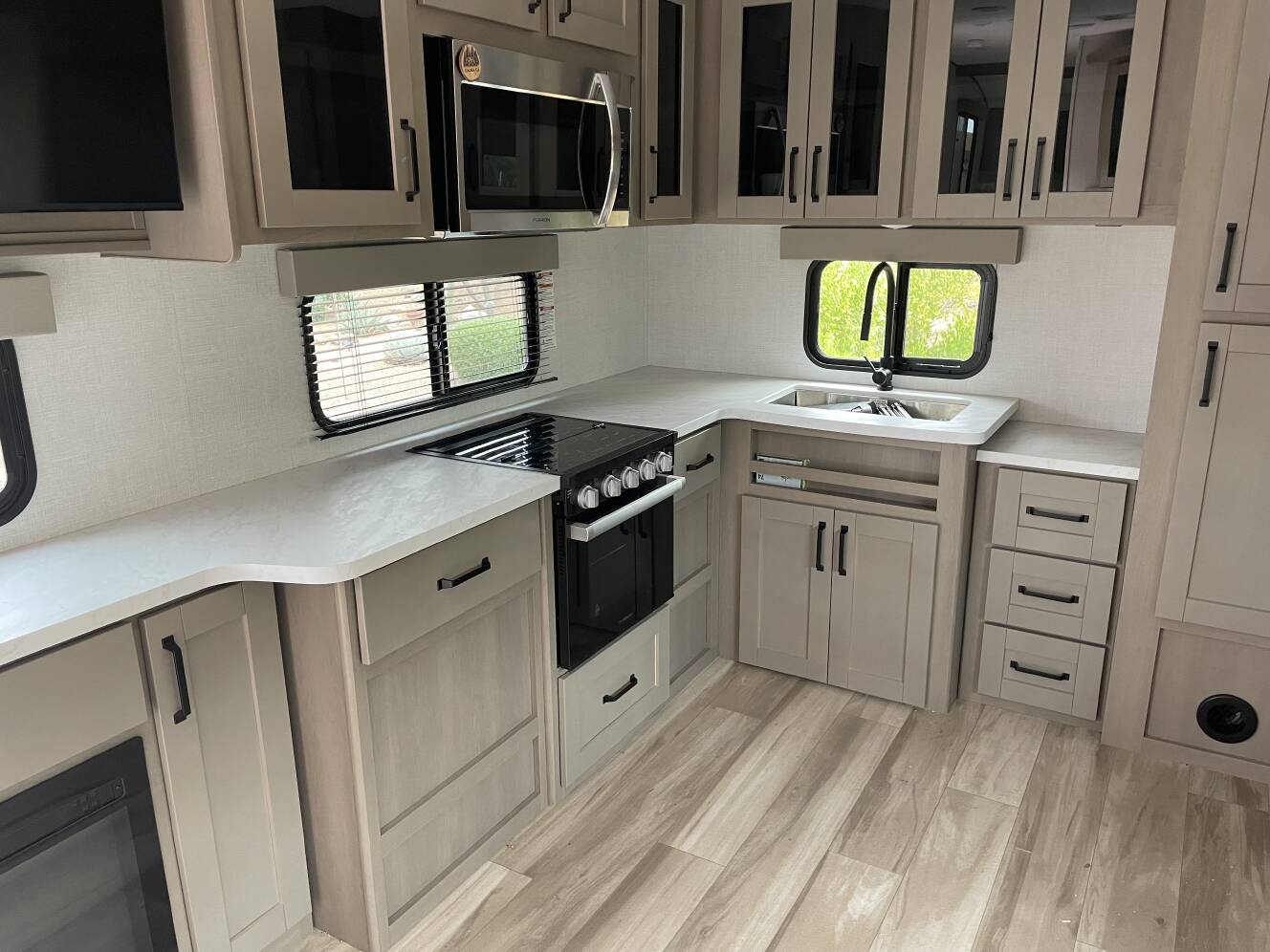 A photo of this 2025 Grand Design REFLECTION 150 SERIES 270BN