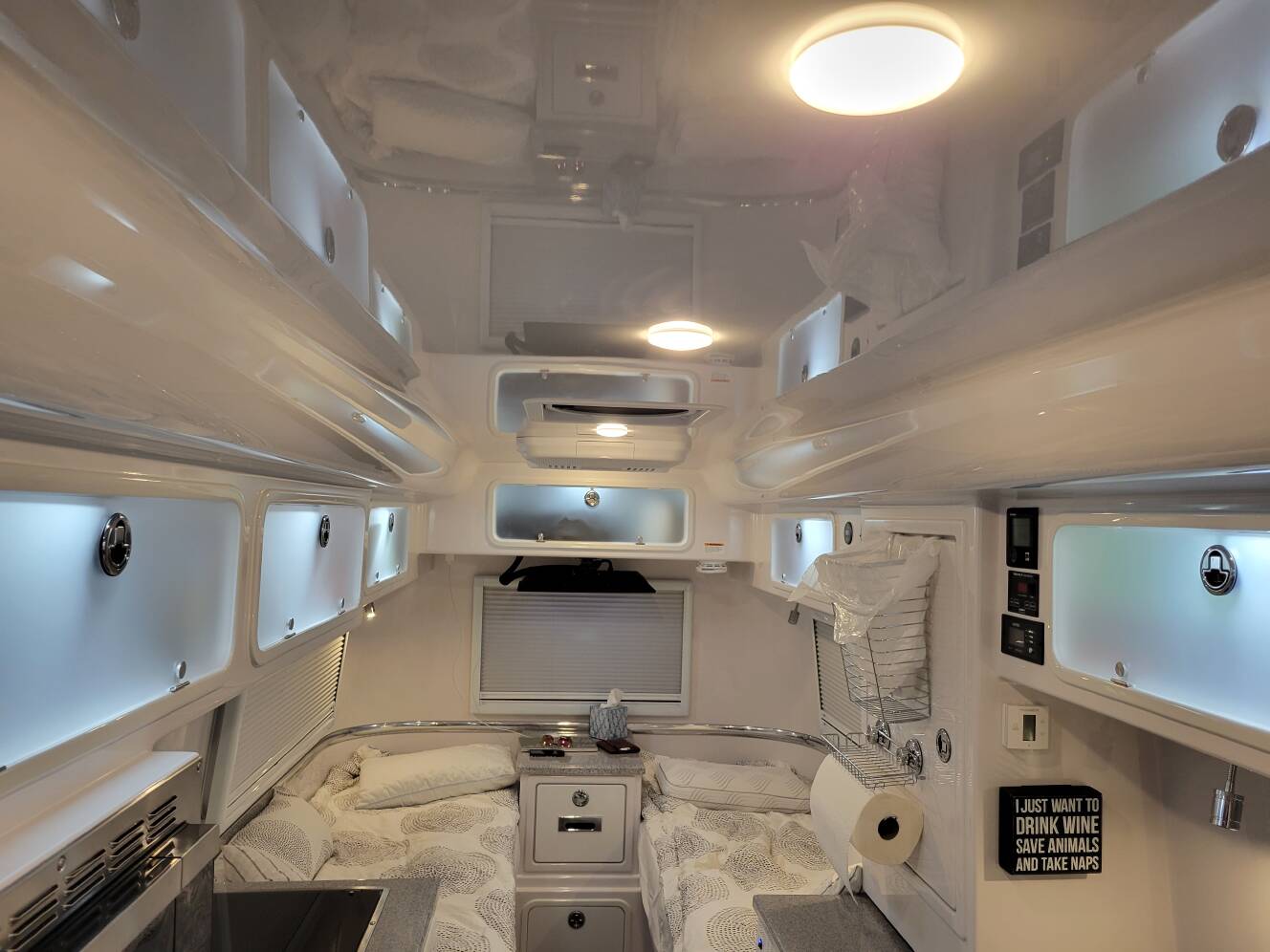 A photo of this 2023 Oliver LEGACY ELITE II TWIN BED