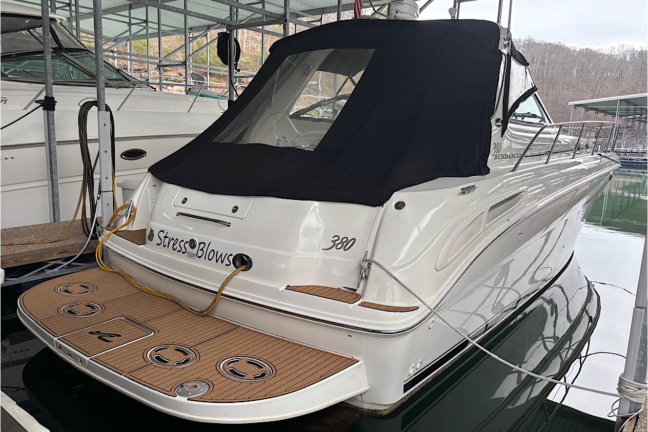 A photo of this 2003 Sea Ray 380 Sundancer