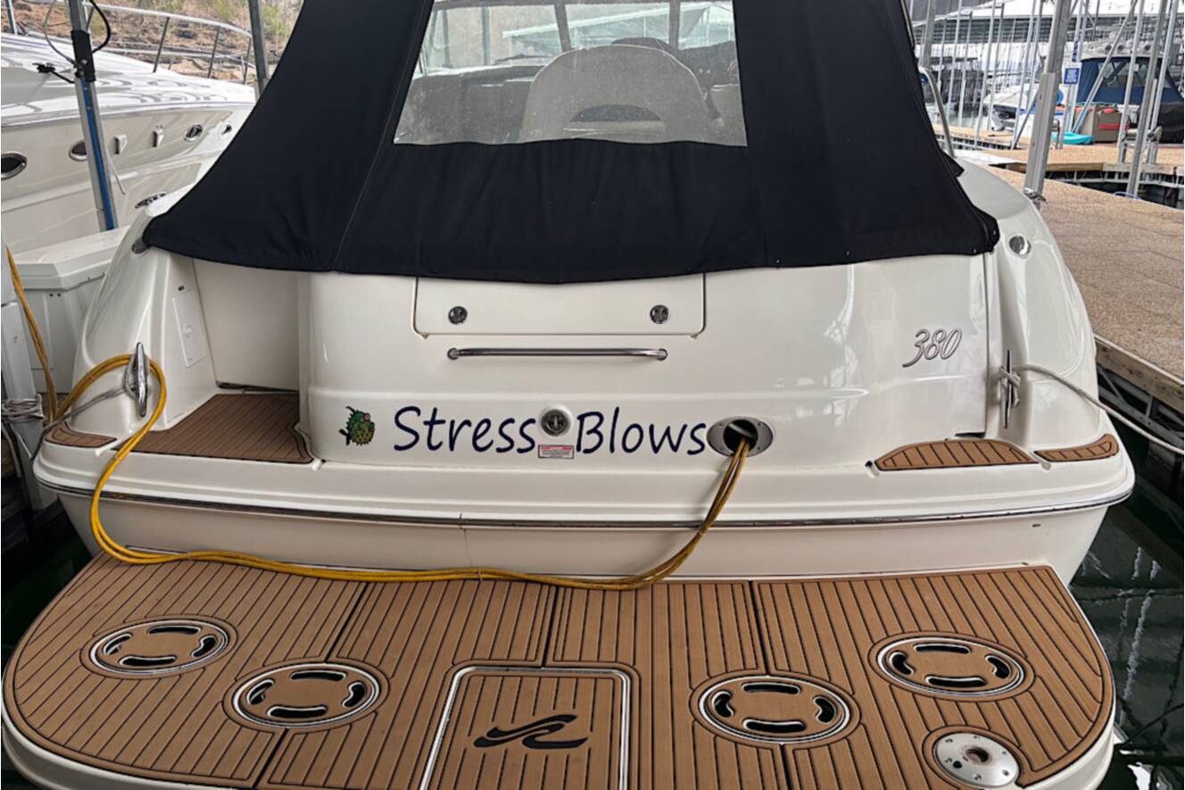 A photo of this 2003 Sea Ray 380 Sundancer