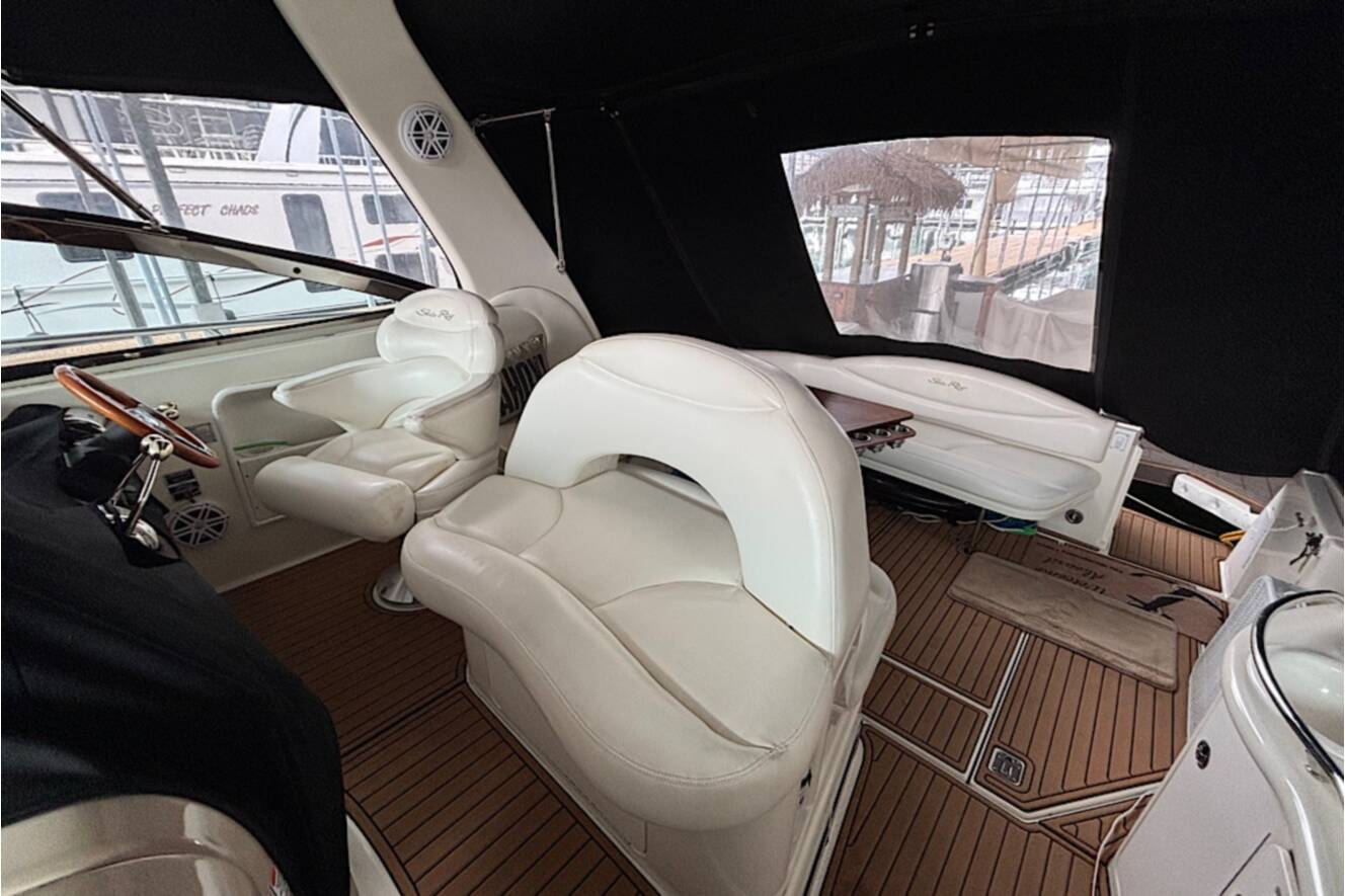 A photo of this 2003 Sea Ray 380 Sundancer