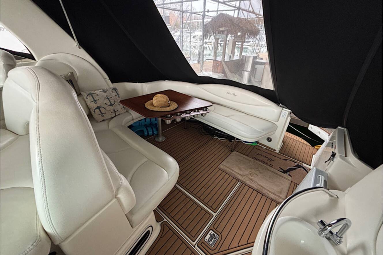 A photo of this 2003 Sea Ray 380 Sundancer