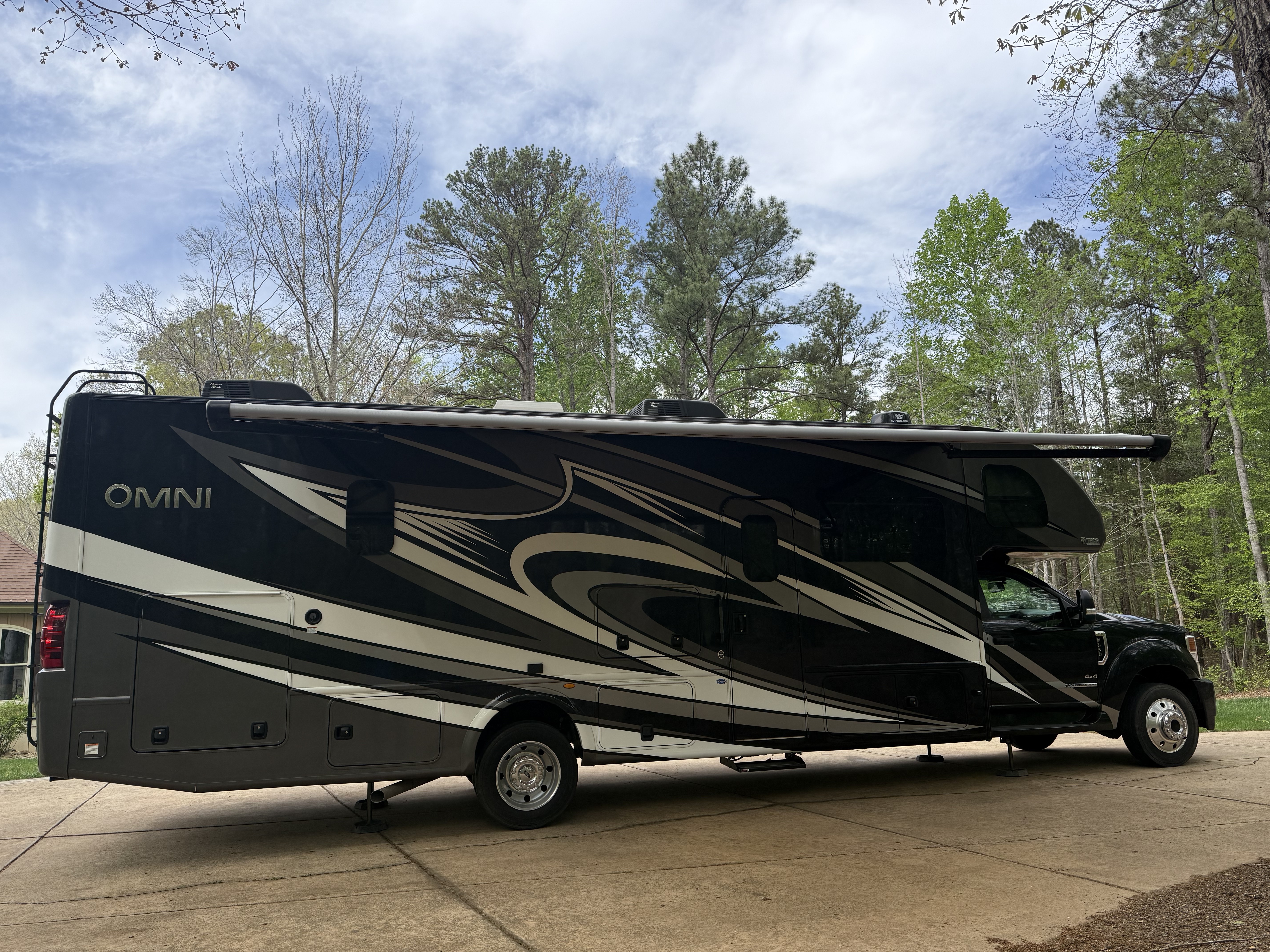 2022 Thor Motor Coach OMNI SUPER C RB34 in york SC