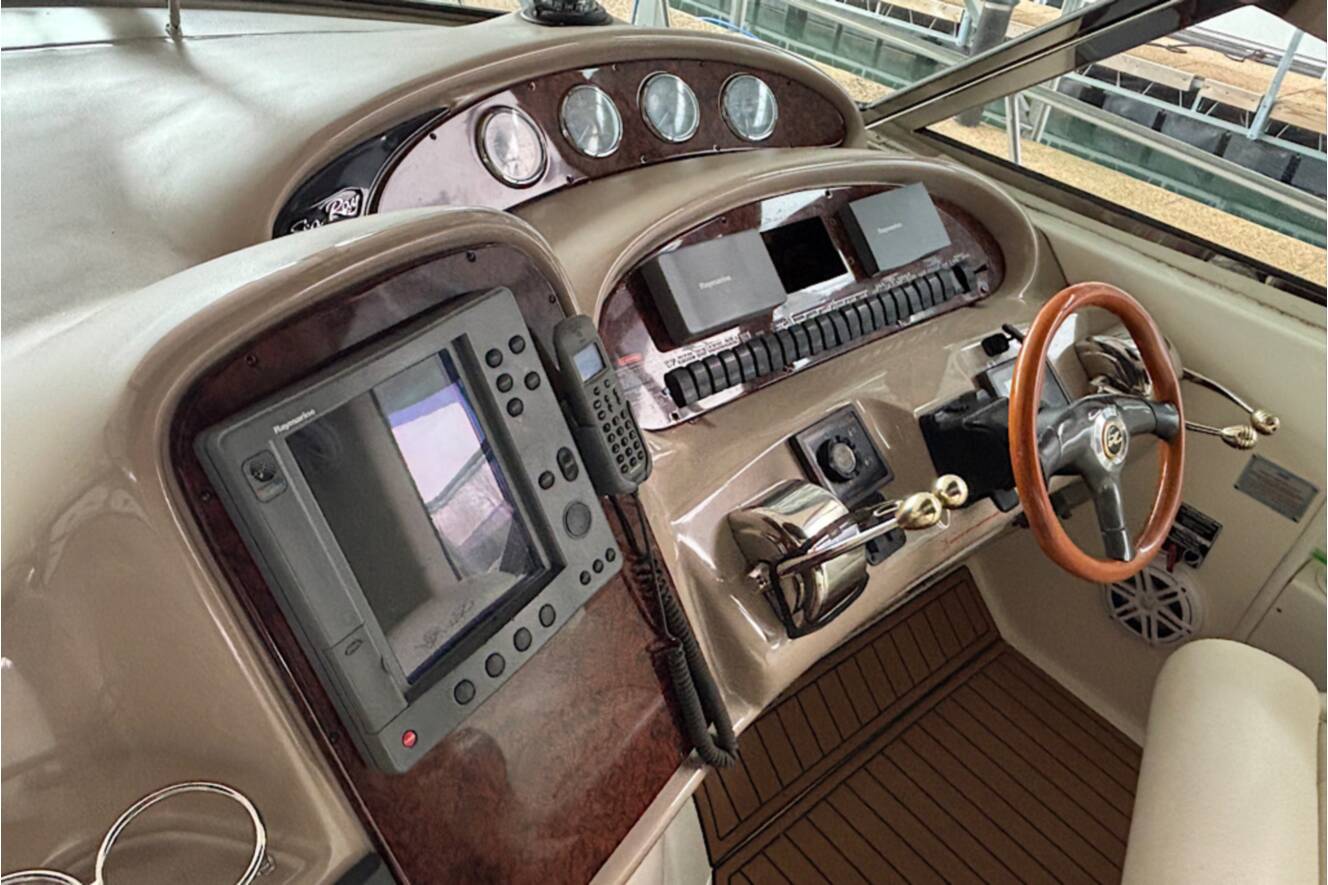 A photo of this 2003 Sea Ray 380 Sundancer