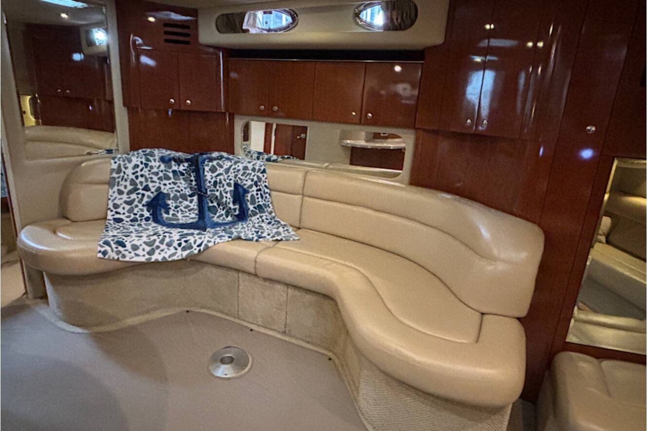 A photo of this 2003 Sea Ray 380 Sundancer