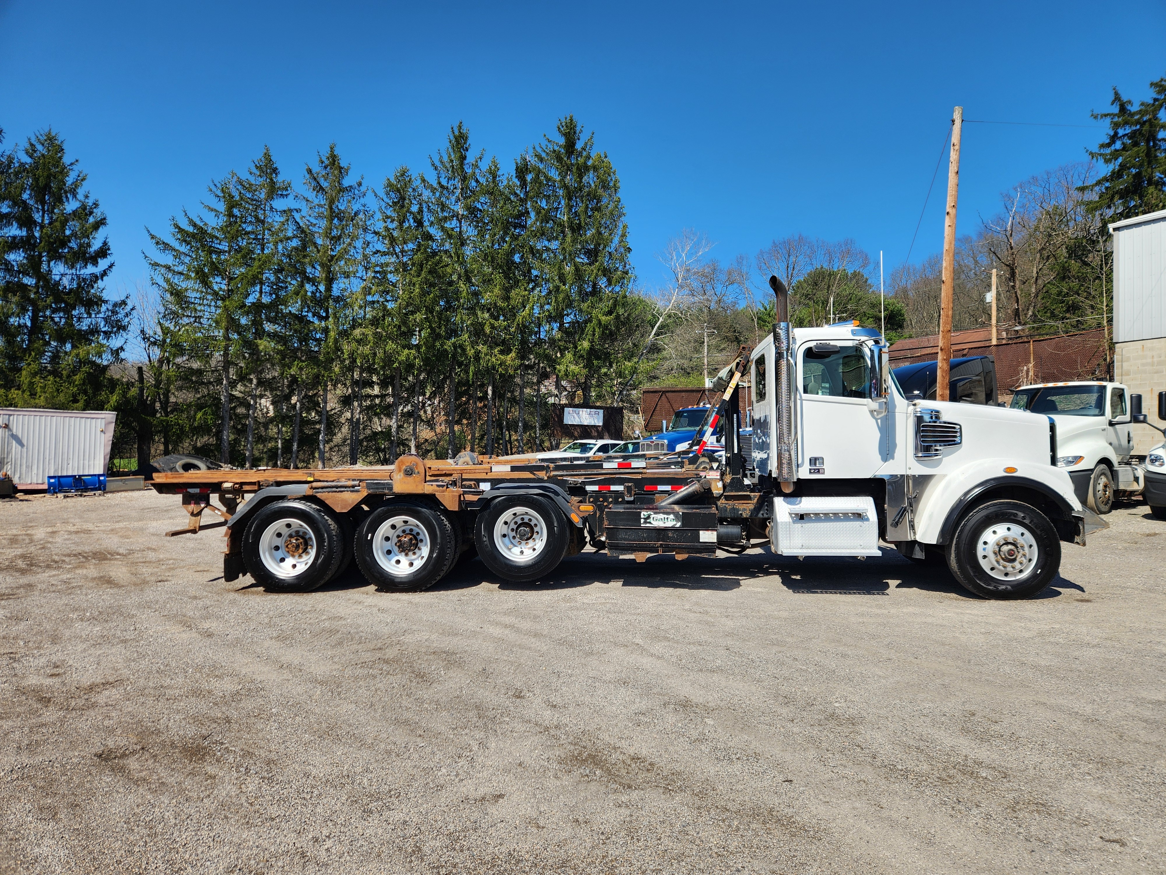 2019 FREIGHTLINER 122 SD in Butler, PA