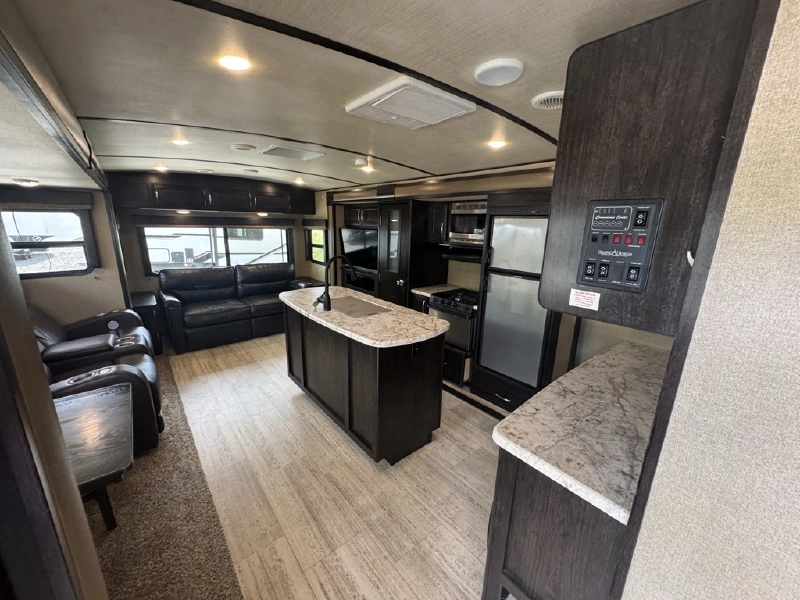 2018 GRAND DESIGN IMAGINE 2950RL